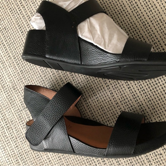 Gentle Soul by Kenneth Cole Gisele black sandals size 9 - Picture 10 of 10